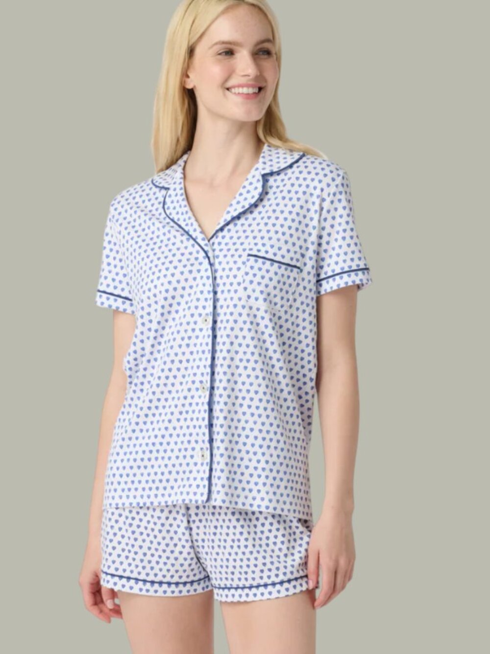 NWOT Roller Rabbit Hearts Polo White & Blue Hearts Print Pajamas Size Medium - Picture 2 of 12